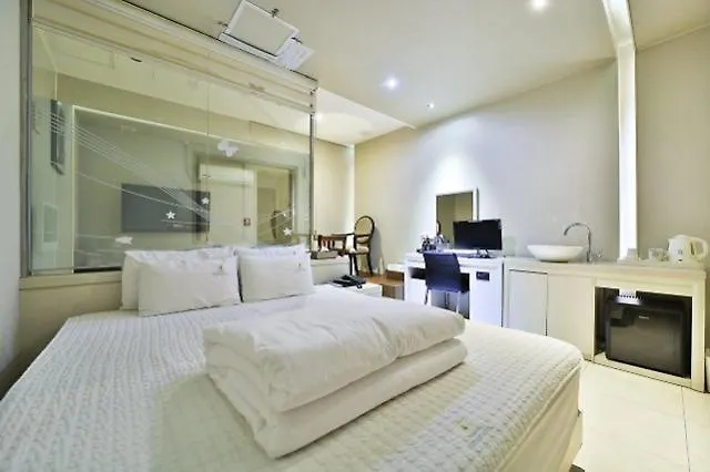 Motel B&B Hotel *