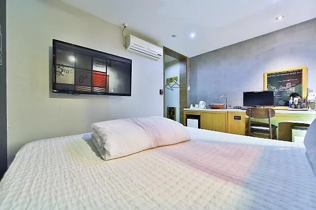 B&B Hotel *