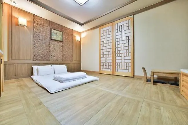 B&B Hotel *
