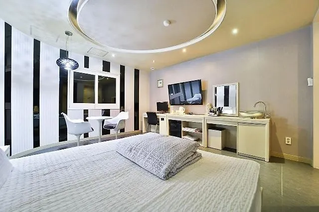 B&B Hotel Motel *